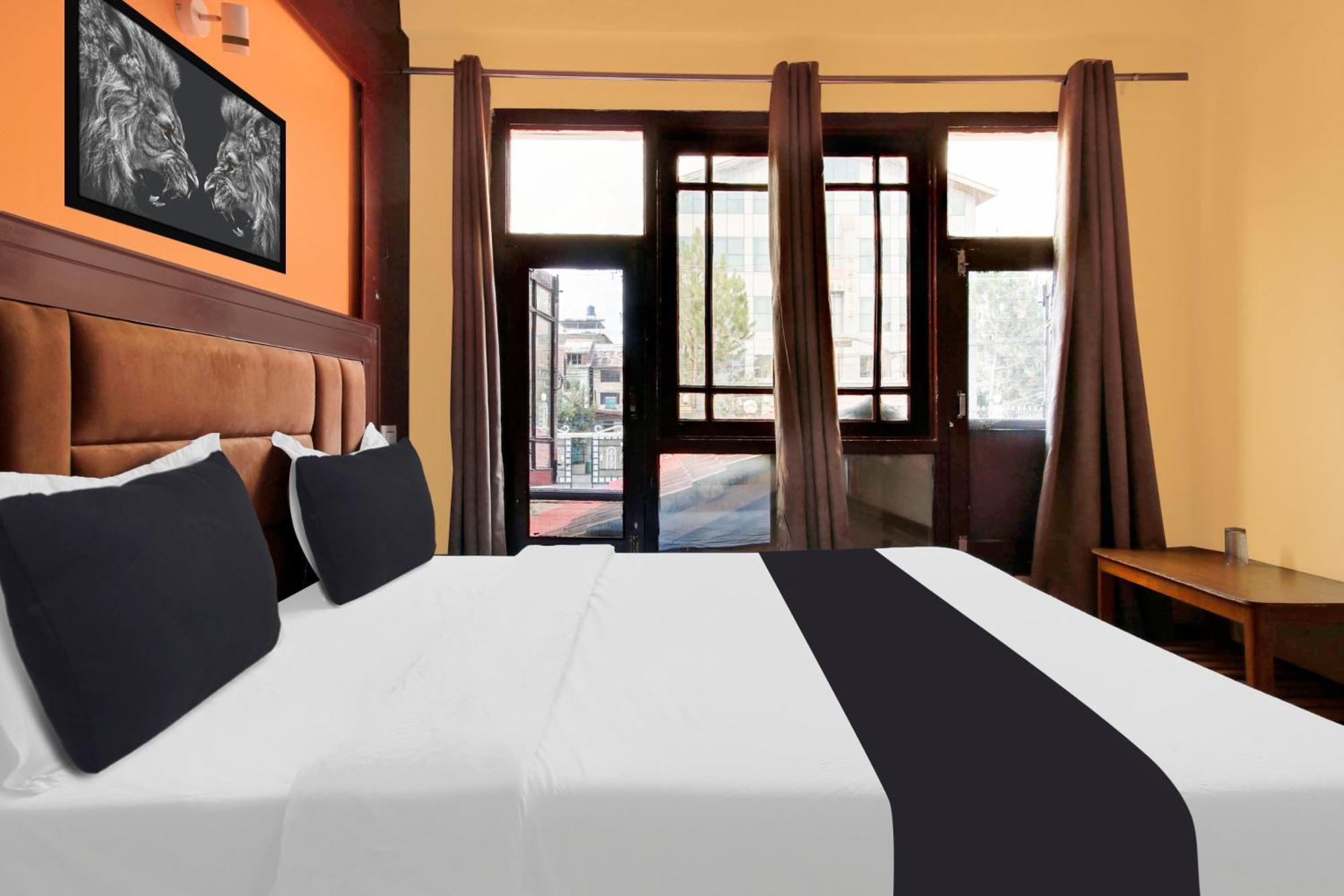 Super Collection O Rajbagh Formerly Lavender Srīnagar Exterior foto